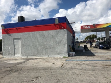Commercial Painter for Fort Lauderdale Gas Station
